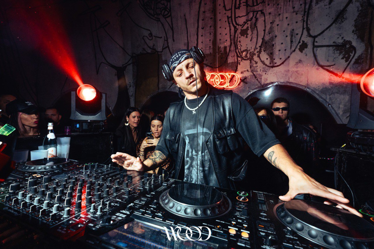 Blog #40 - Reelow at Wood (The only DOME where you can dance) - Lion's Tale Studios