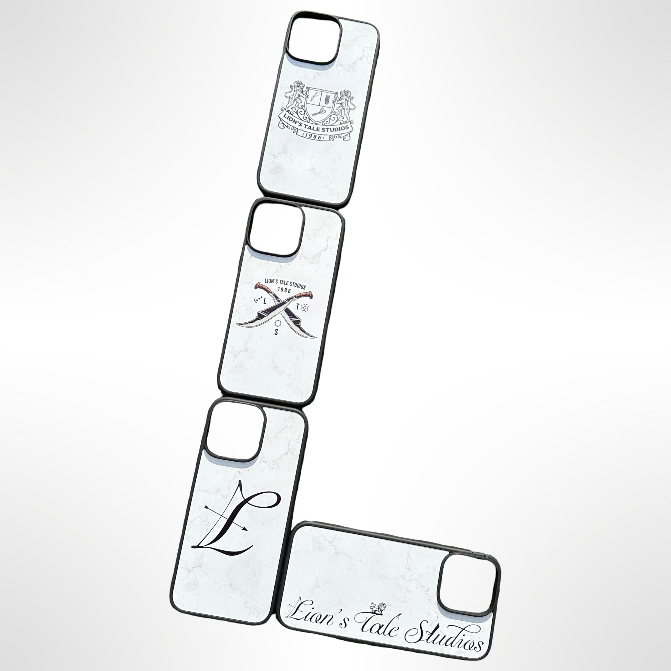 Luxe witte marmeren iPhone 16 Pro hoes van Lion’s Tale Studios — stijlvolle bescherming met 4 unieke LTS-logo’s, premium afwerking, exclusief voor iPhone 16 Pro en Pro Max. Luxury white marble iPhone 16 Pro case by Lion’s Tale Studios — sleek protective cover with 4 unique LTS logos, premium finish, exclusive fit for iPhone 16 Pro and Pro Max.