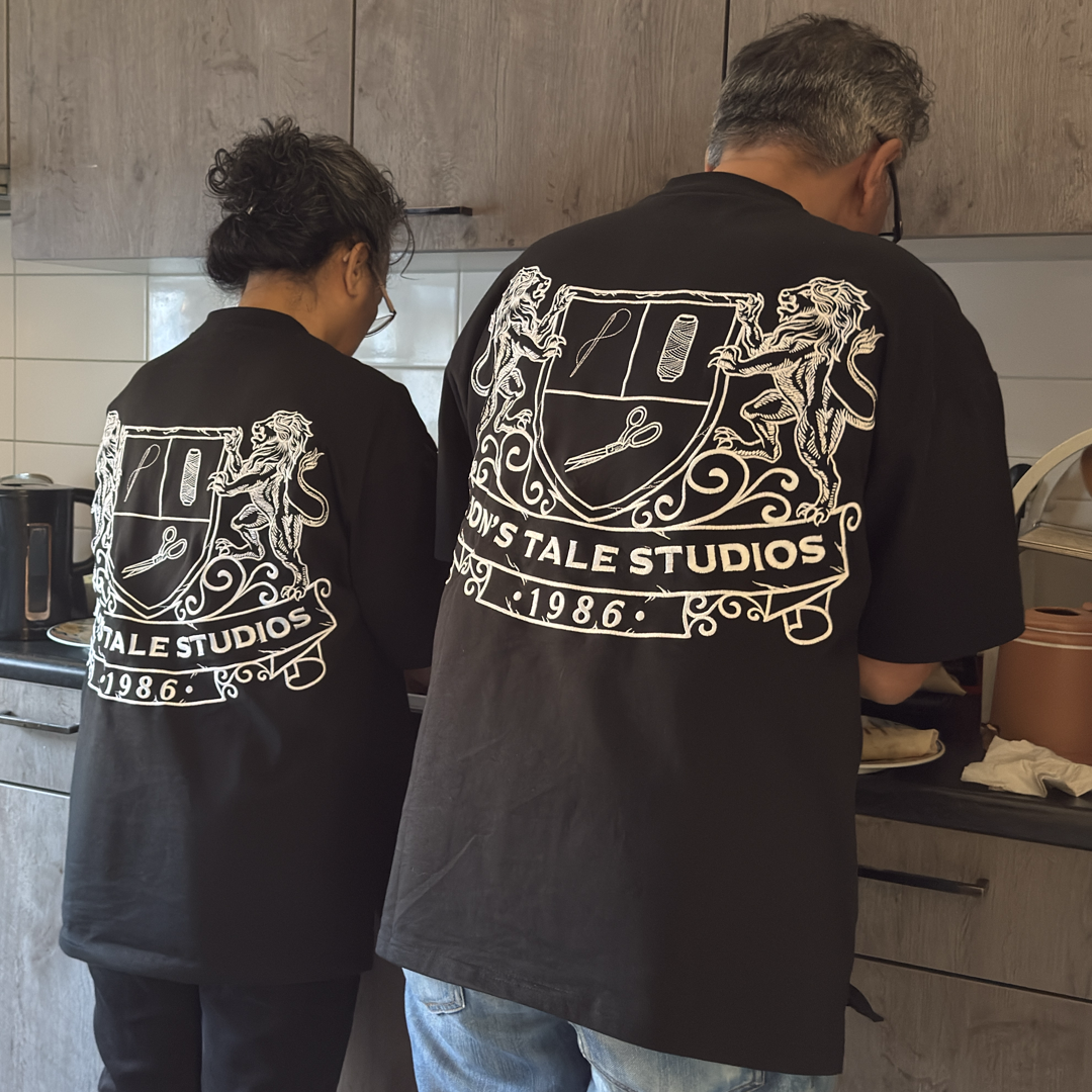 lions tale studios lions tale studios familie liefde kinderen 3 in totaal mama papa sjaals ons verhaal 1986 maxime mjpp patty patawala maluku mena muria 1 voor allen allen voor 1 liefde ons verhaal familie gezinnen ouders kinderen moeder vader broer zus opa oma 