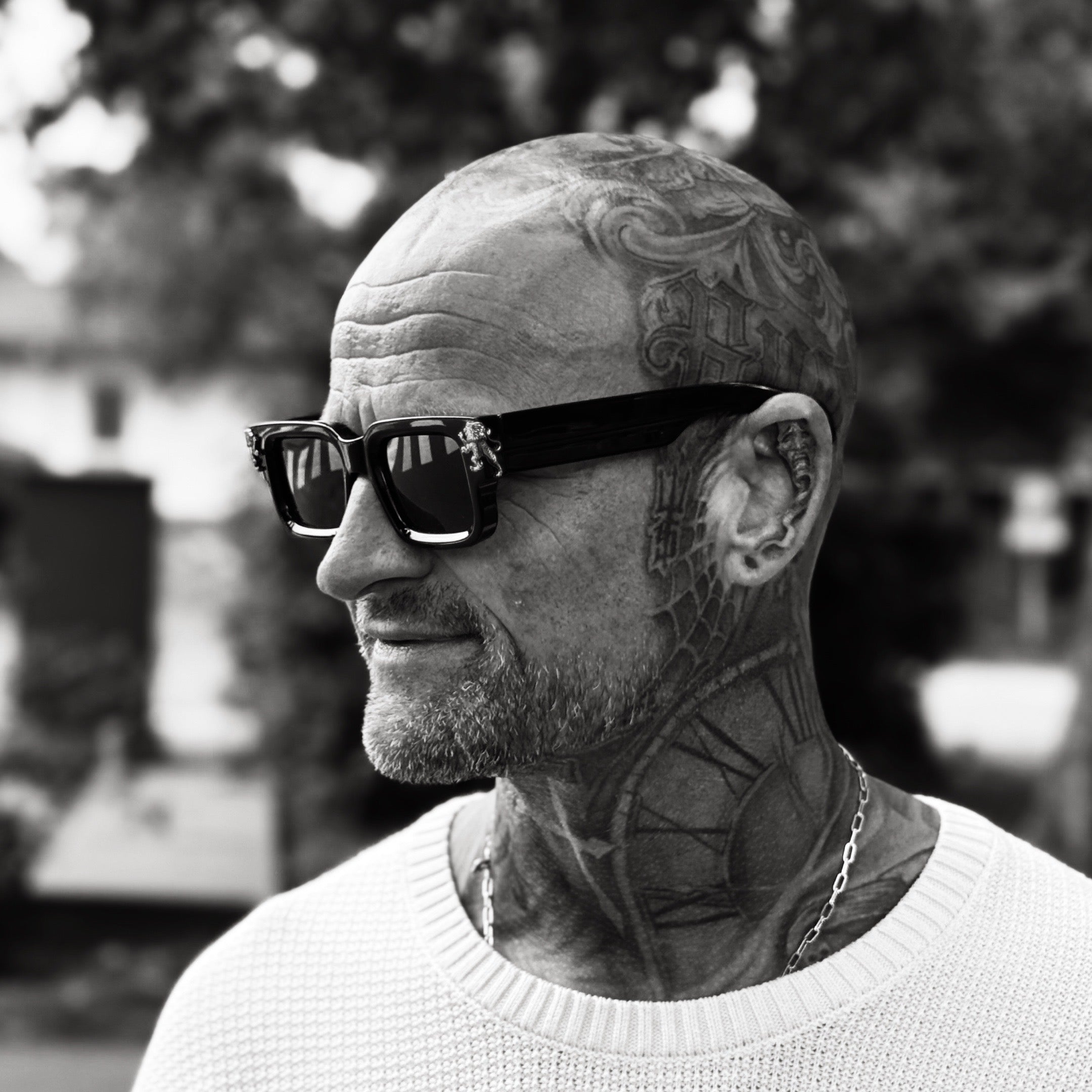 henn lion's tale studios midnight raider eyewear zonnebril shades jet black tea brown tats tattoos style menswear lions tale studios holland the netherlands roaring lion's eyewear roaring lions eyewear black and white zwart wit foto streetstyle