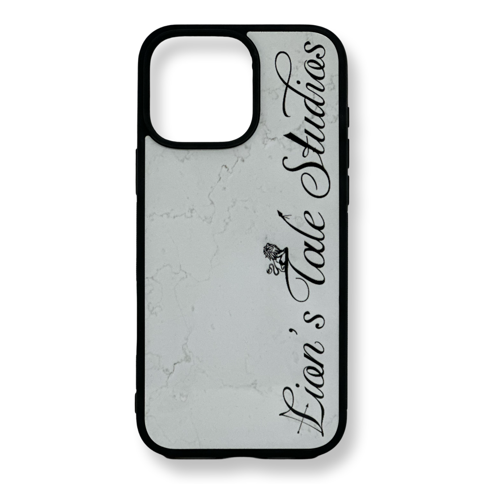 Luxe witte marmeren iPhone 16 Pro hoes van Lion’s Tale Studios — stijlvolle bescherming met 4 unieke LTS-logo’s, premium afwerking, exclusief voor iPhone 16 Pro en Pro Max. Luxury white marble iPhone 16 Pro case by Lion’s Tale Studios — sleek protective cover with 4 unique LTS logos, premium finish, exclusive fit for iPhone 16 Pro and Pro Max.